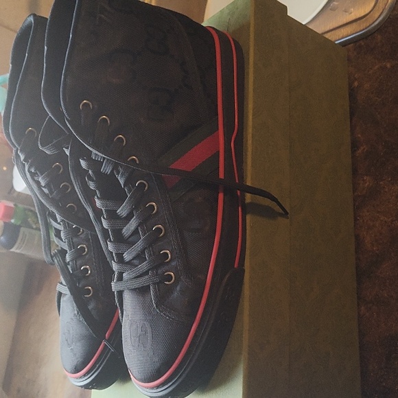 10.5 Gucci Shoes